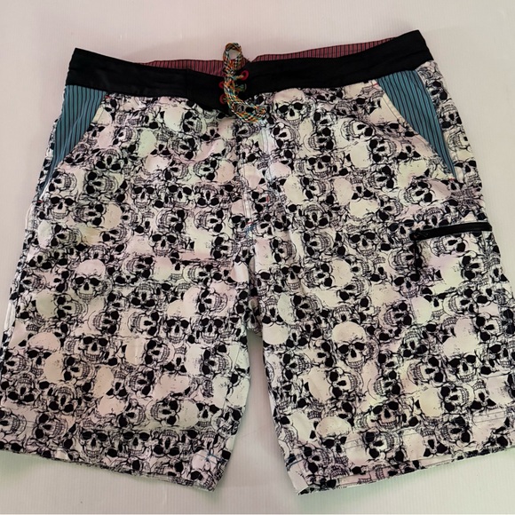 Robert Graham Shorts Mens 38 Skulls  Print Classic Fit Summer - Picture 1 of 10